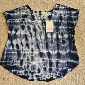 beachlunchlounge Blue and White Sleeveless Tie Front Blouse